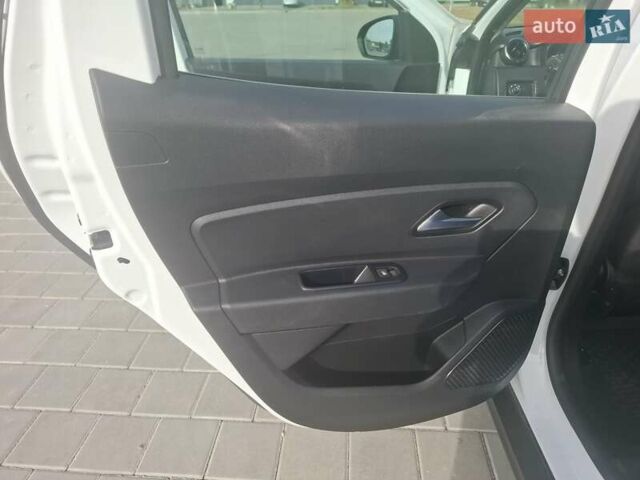 Білий Дачія Duster, об'ємом двигуна 1.5 л та пробігом 148 тис. км за 16100 $, фото 14 на Automoto.ua