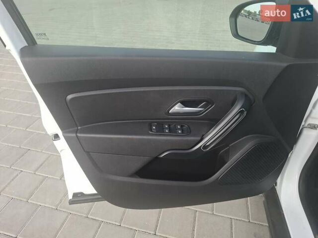 Білий Дачія Duster, об'ємом двигуна 1.5 л та пробігом 148 тис. км за 16100 $, фото 10 на Automoto.ua