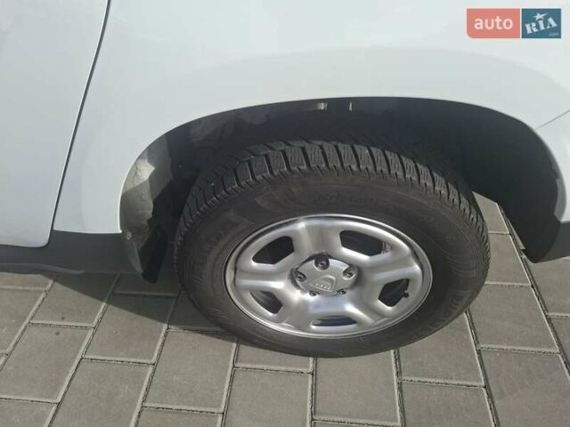 Білий Дачія Duster, об'ємом двигуна 1.5 л та пробігом 148 тис. км за 16100 $, фото 16 на Automoto.ua