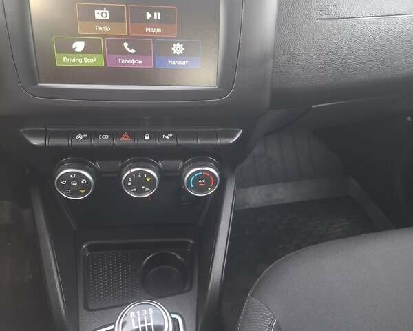 Білий Дачія Duster, об'ємом двигуна 1.5 л та пробігом 148 тис. км за 16100 $, фото 22 на Automoto.ua