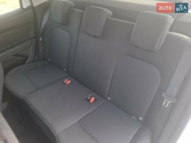 Білий Дачія Duster, об'ємом двигуна 1.5 л та пробігом 148 тис. км за 16100 $, фото 13 на Automoto.ua