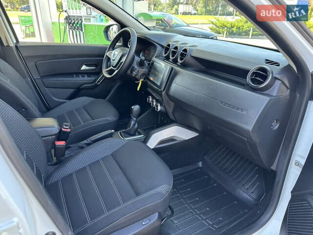 Белый Дачия Duster, объемом двигателя 1.3 л и пробегом 68 тыс. км за 15700 $, фото 12 на Automoto.ua