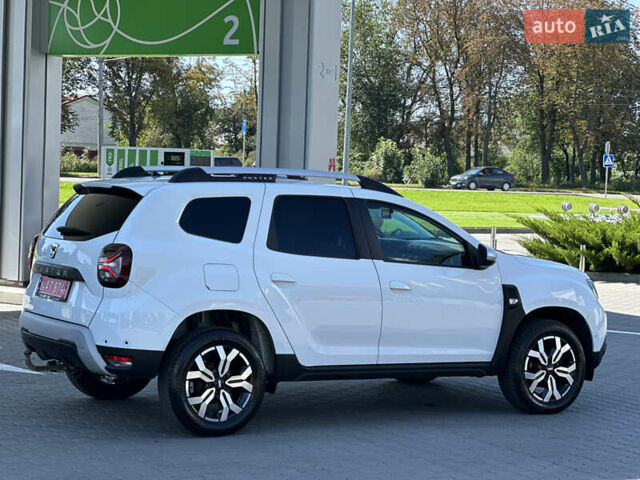 Білий Дачія Duster, об'ємом двигуна 1.3 л та пробігом 68 тис. км за 16000 $, фото 6 на Automoto.ua