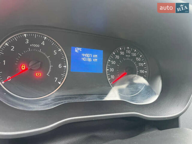 Белый Дачия Duster, объемом двигателя 1.46 л и пробегом 44 тыс. км за 17999 $, фото 5 на Automoto.ua