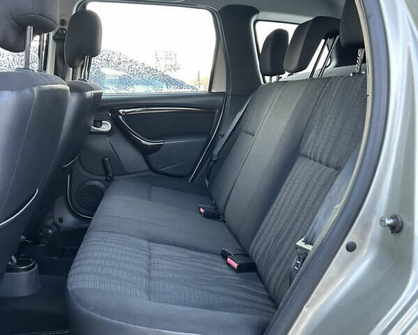 Бежевый Дачия Duster, объемом двигателя 1.5 л и пробегом 211 тыс. км за 8900 $, фото 8 на Automoto.ua