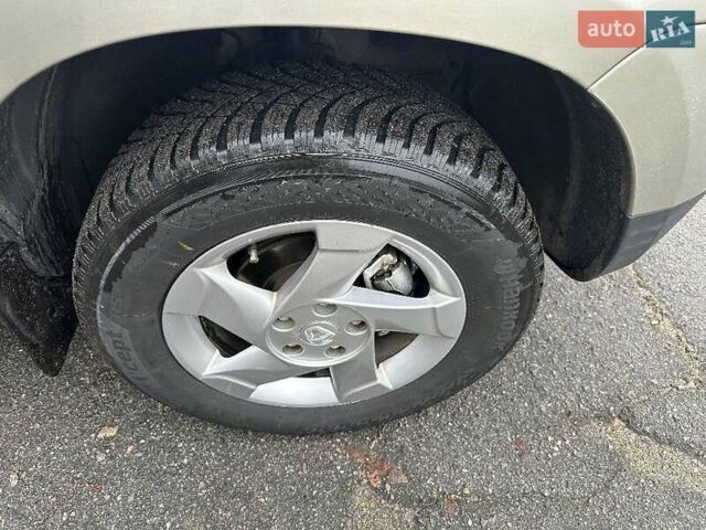 Бежевий Дачія Duster, об'ємом двигуна 1.6 л та пробігом 290 тис. км за 7600 $, фото 4 на Automoto.ua