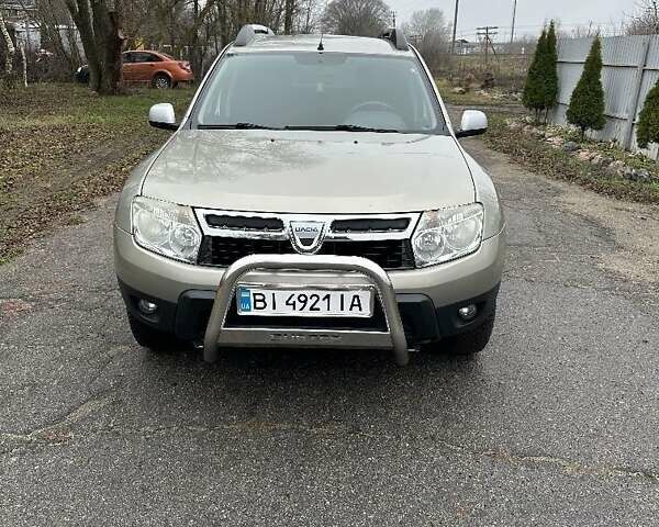 Бежевий Дачія Duster, об'ємом двигуна 1.6 л та пробігом 290 тис. км за 7600 $, фото 1 на Automoto.ua