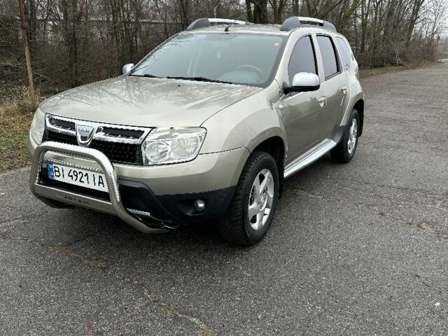 Бежевий Дачія Duster, об'ємом двигуна 1.6 л та пробігом 290 тис. км за 7600 $, фото 1 на Automoto.ua