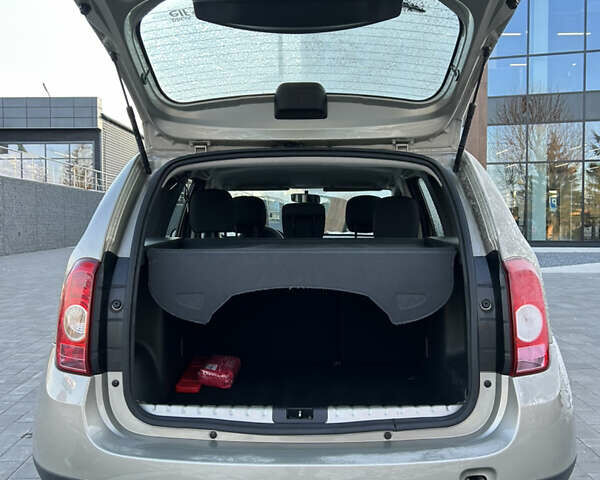Бежевый Дачия Duster, объемом двигателя 1.5 л и пробегом 211 тыс. км за 8900 $, фото 9 на Automoto.ua