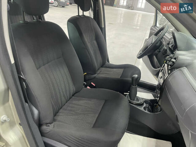 Дачія Duster 2011 у Стрые на Automoto.ua Бежевий Дачія Duster, об'ємом двигуна 1.5 л та пробігом 198 тис. км за 8950 $, фото 45 на Automoto.ua