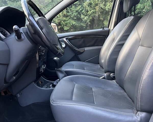 Бежевий Дачія Duster, об'ємом двигуна 1.5 л та пробігом 231 тис. км за 8900 $, фото 30 на Automoto.ua