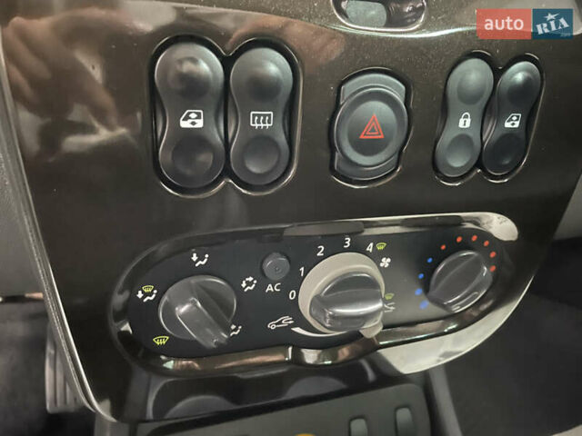 Бежевий Дачія Duster, об'ємом двигуна 1.5 л та пробігом 198 тис. км за 8650 $, фото 52 на Automoto.ua