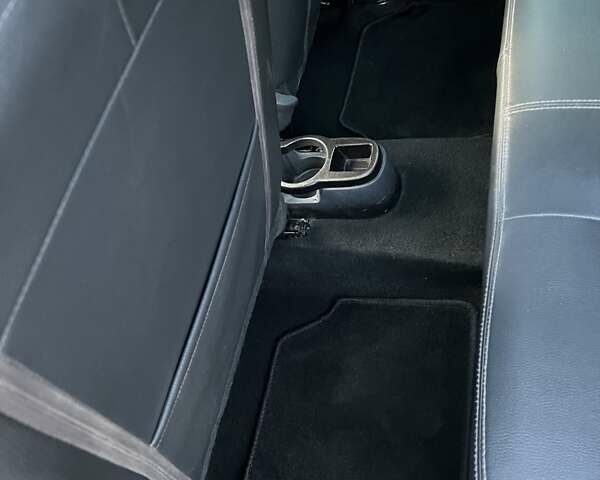 Бежевий Дачія Duster, об'ємом двигуна 1.5 л та пробігом 231 тис. км за 8900 $, фото 39 на Automoto.ua