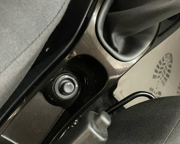 Бежевий Дачія Duster, об'ємом двигуна 1.5 л та пробігом 198 тис. км за 8650 $, фото 56 на Automoto.ua