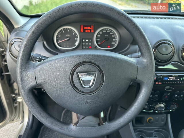 Бежевый Дачия Duster, объемом двигателя 1.5 л и пробегом 138 тыс. км за 9339 $, фото 86 на Automoto.ua
