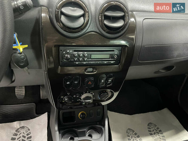 Дачія Duster 2011 у Стрые на Automoto.ua Бежевий Дачія Duster, об'ємом двигуна 1.5 л та пробігом 198 тис. км за 8950 $, фото 53 на Automoto.ua