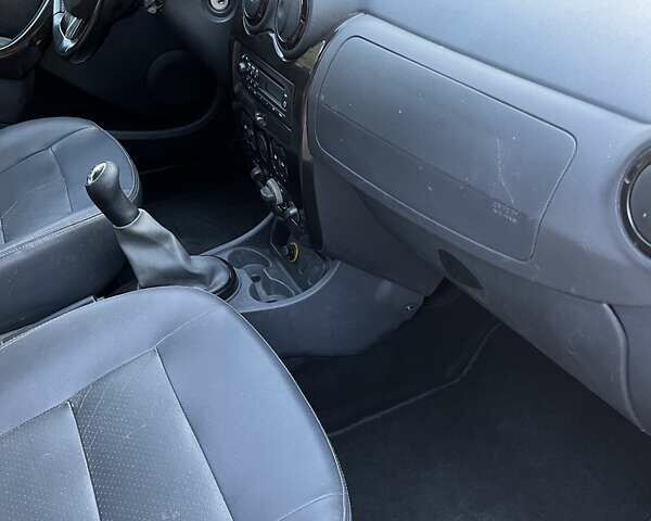 Бежевий Дачія Duster, об'ємом двигуна 1.5 л та пробігом 231 тис. км за 8900 $, фото 49 на Automoto.ua