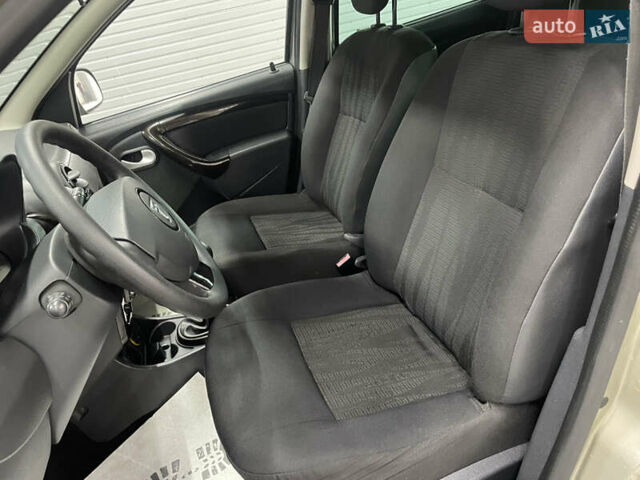 Дачія Duster 2011 у Стрые на Automoto.ua Бежевий Дачія Duster, об'ємом двигуна 1.5 л та пробігом 198 тис. км за 8950 $, фото 50 на Automoto.ua