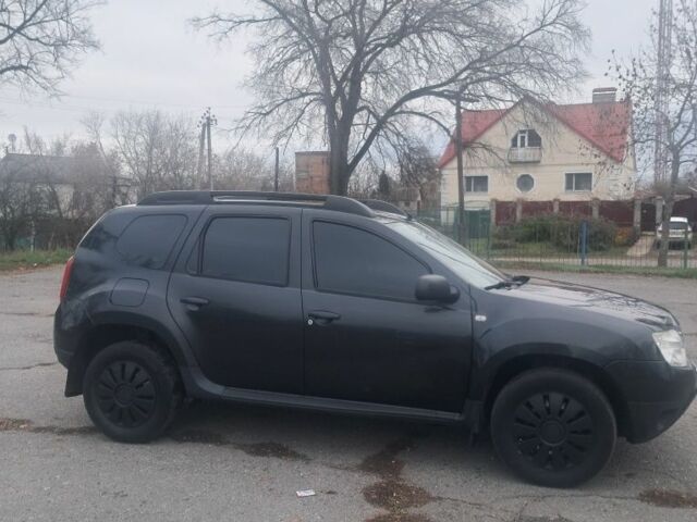 Черный Дачия Duster, объемом двигателя 1.5 л и пробегом 265 тыс. км за 8000 $, фото 1 на Automoto.ua