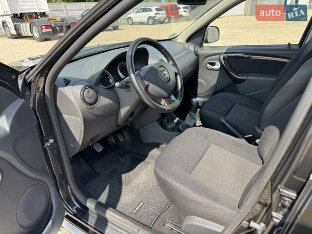 Черный Дачия Duster, объемом двигателя 1.6 л и пробегом 240 тыс. км за 7499 $, фото 10 на Automoto.ua