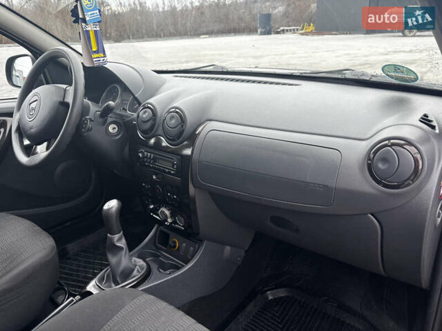 Черный Дачия Duster, объемом двигателя 1.6 л и пробегом 181 тыс. км за 8300 $, фото 14 на Automoto.ua