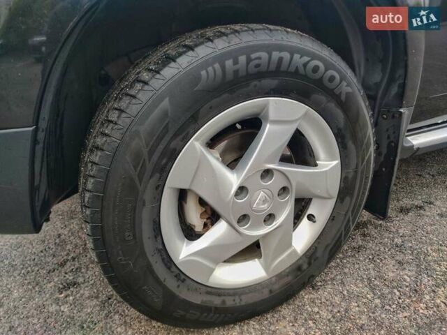Черный Дачия Duster, объемом двигателя 1.5 л и пробегом 285 тыс. км за 8500 $, фото 2 на Automoto.ua