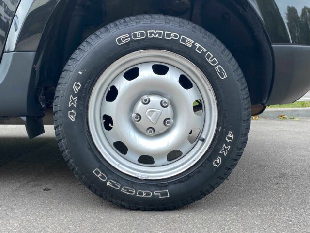 Черный Дачия Duster, объемом двигателя 1.6 л и пробегом 230 тыс. км за 7999 $, фото 1 на Automoto.ua