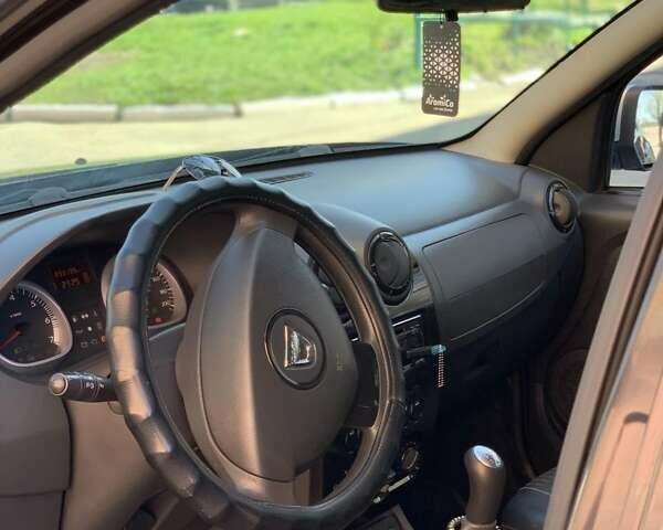 Чорний Дачія Duster, об'ємом двигуна 1.5 л та пробігом 330 тис. км за 7699 $, фото 10 на Automoto.ua