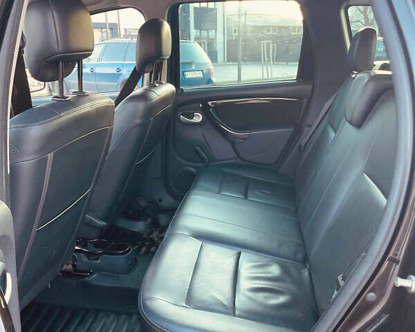 Черный Дачия Duster, объемом двигателя 1.6 л и пробегом 250 тыс. км за 7999 $, фото 8 на Automoto.ua