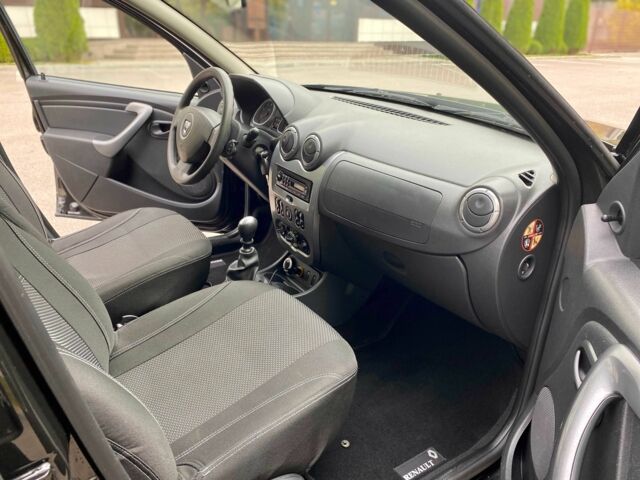 Черный Дачия Duster, объемом двигателя 1.6 л и пробегом 230 тыс. км за 7999 $, фото 6 на Automoto.ua