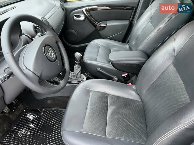 Черный Дачия Duster, объемом двигателя 1.5 л и пробегом 180 тыс. км за 9300 $, фото 7 на Automoto.ua