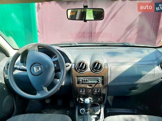 Черный Дачия Duster, объемом двигателя 1.6 л и пробегом 143 тыс. км за 8500 $, фото 2 на Automoto.ua