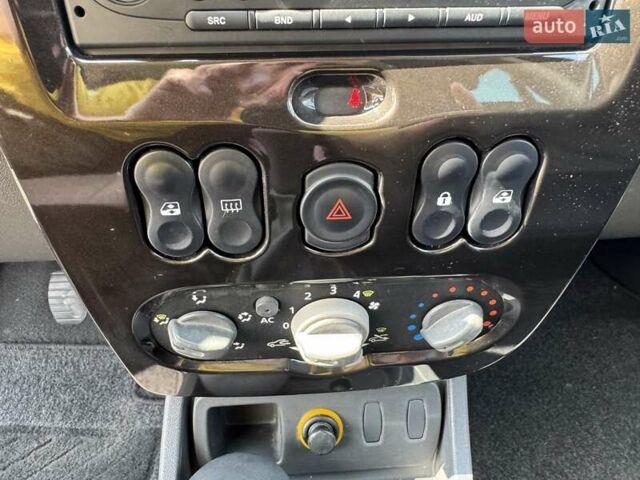 Черный Дачия Duster, объемом двигателя 1.6 л и пробегом 240 тыс. км за 7499 $, фото 14 на Automoto.ua