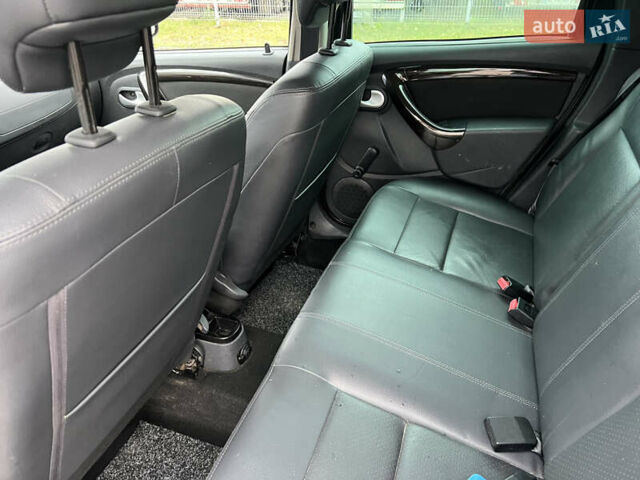 Черный Дачия Duster, объемом двигателя 1.5 л и пробегом 200 тыс. км за 8800 $, фото 7 на Automoto.ua