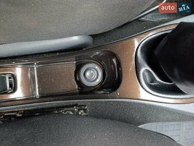 Черный Дачия Duster, объемом двигателя 1.6 л и пробегом 239 тыс. км за 8800 $, фото 14 на Automoto.ua