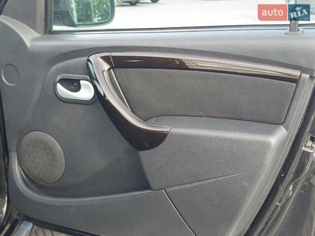 Чорний Дачія Duster, об'ємом двигуна 1.5 л та пробігом 221 тис. км за 8350 $, фото 10 на Automoto.ua