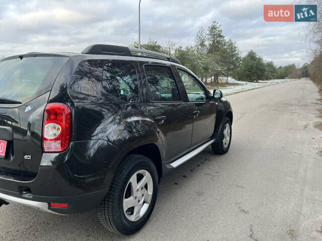 Черный Дачия Duster, объемом двигателя 1.5 л и пробегом 180 тыс. км за 9300 $, фото 4 на Automoto.ua