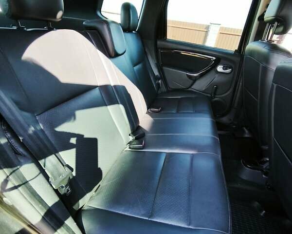 Чорний Дачія Duster, об'ємом двигуна 1.6 л та пробігом 112 тис. км за 9999 $, фото 4 на Automoto.ua