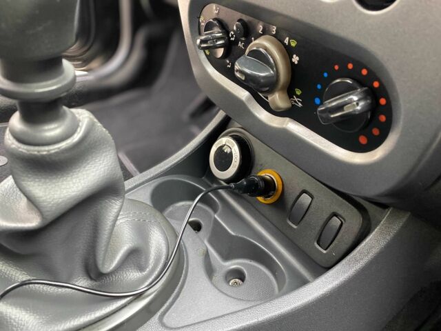 Черный Дачия Duster, объемом двигателя 1.6 л и пробегом 230 тыс. км за 7999 $, фото 7 на Automoto.ua