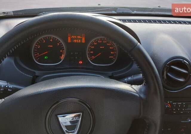 Чорний Дачія Duster, об'ємом двигуна 1.6 л та пробігом 209 тис. км за 9200 $, фото 10 на Automoto.ua
