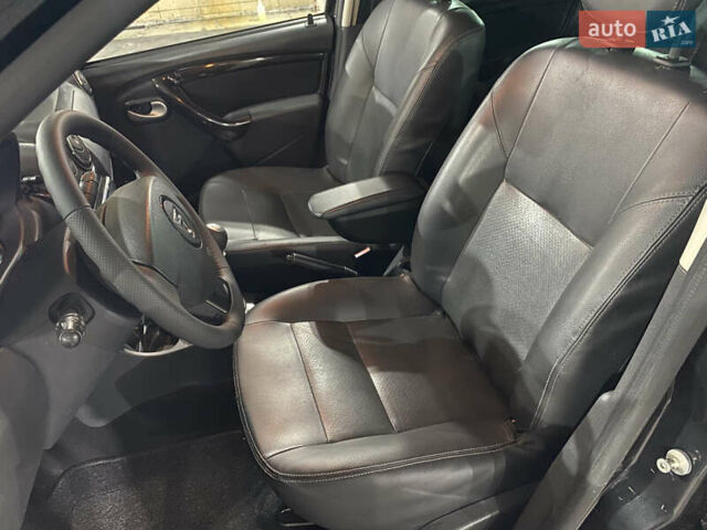 Чорний Дачія Duster, об'ємом двигуна 1.5 л та пробігом 181 тис. км за 7800 $, фото 17 на Automoto.ua