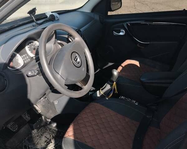 Черный Дачия Duster, объемом двигателя 1.6 л и пробегом 229 тыс. км за 8200 $, фото 8 на Automoto.ua