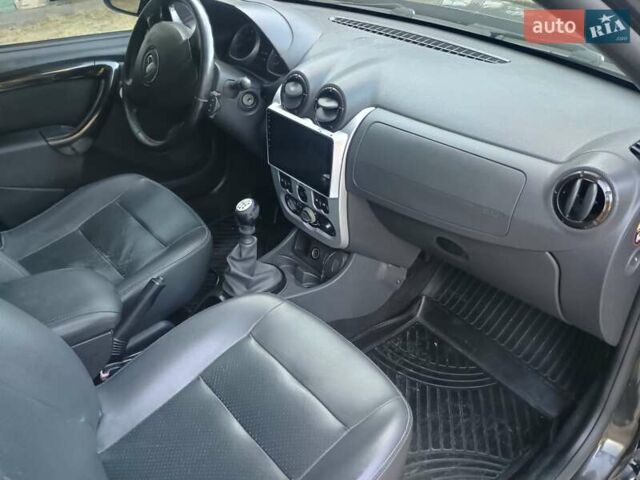 Черный Дачия Duster, объемом двигателя 1.46 л и пробегом 241 тыс. км за 7500 $, фото 6 на Automoto.ua