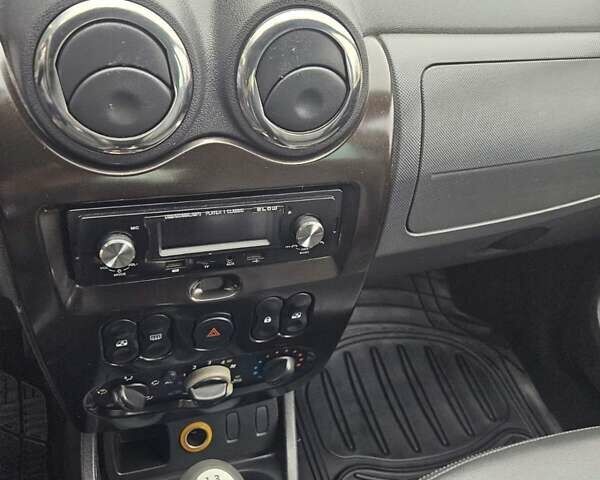 Черный Дачия Duster, объемом двигателя 1.5 л и пробегом 200 тыс. км за 8950 $, фото 12 на Automoto.ua