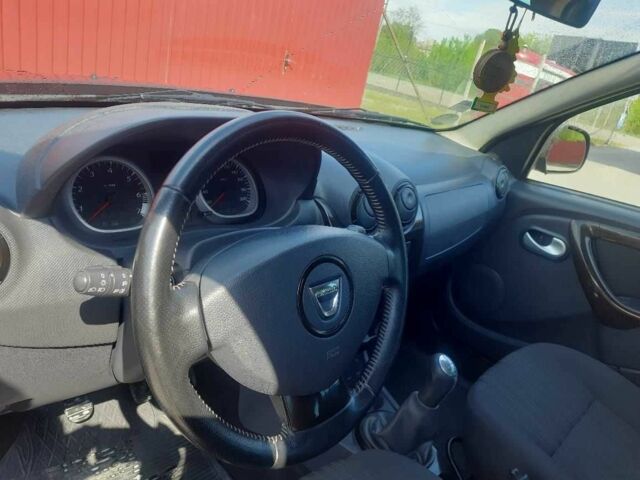 Черный Дачия Duster, объемом двигателя 1.6 л и пробегом 140 тыс. км за 8300 $, фото 9 на Automoto.ua