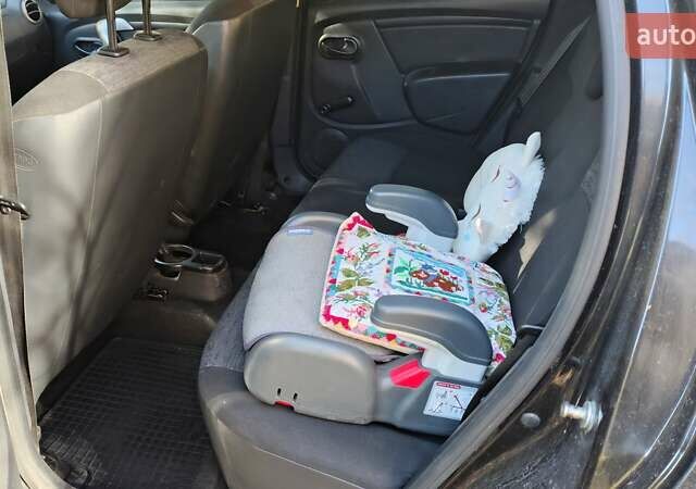 Чорний Дачія Duster, об'ємом двигуна 1.5 л та пробігом 235 тис. км за 8500 $, фото 2 на Automoto.ua