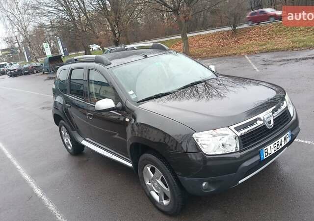 Черный Дачия Duster, объемом двигателя 1.6 л и пробегом 240 тыс. км за 8000 $, фото 3 на Automoto.ua
