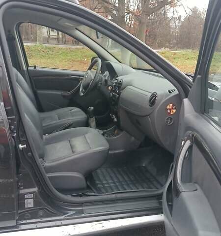 Черный Дачия Duster, объемом двигателя 1.6 л и пробегом 240 тыс. км за 8000 $, фото 30 на Automoto.ua