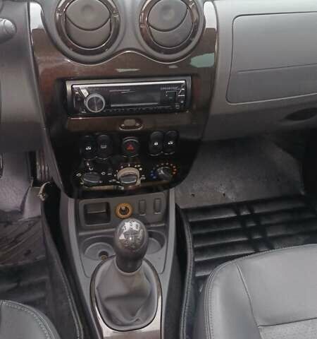 Черный Дачия Duster, объемом двигателя 1.6 л и пробегом 240 тыс. км за 8000 $, фото 34 на Automoto.ua