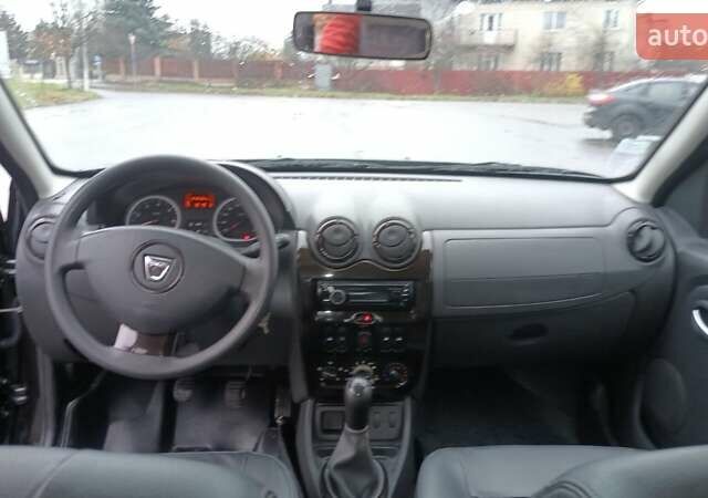 Черный Дачия Duster, объемом двигателя 1.6 л и пробегом 240 тыс. км за 8000 $, фото 41 на Automoto.ua